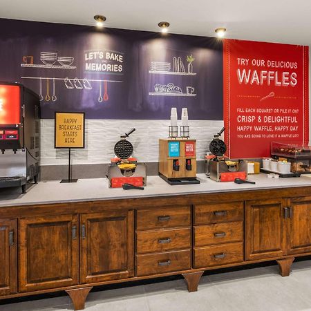 Hampton Inn & Suites Fairbanks Zewnętrze zdjęcie
