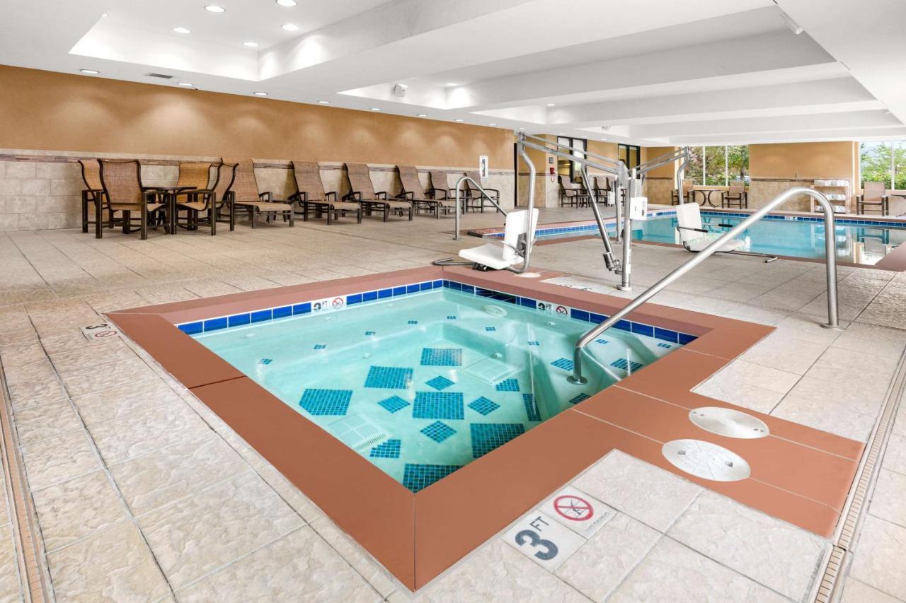 Hampton Inn & Suites Fairbanks Zewnętrze zdjęcie