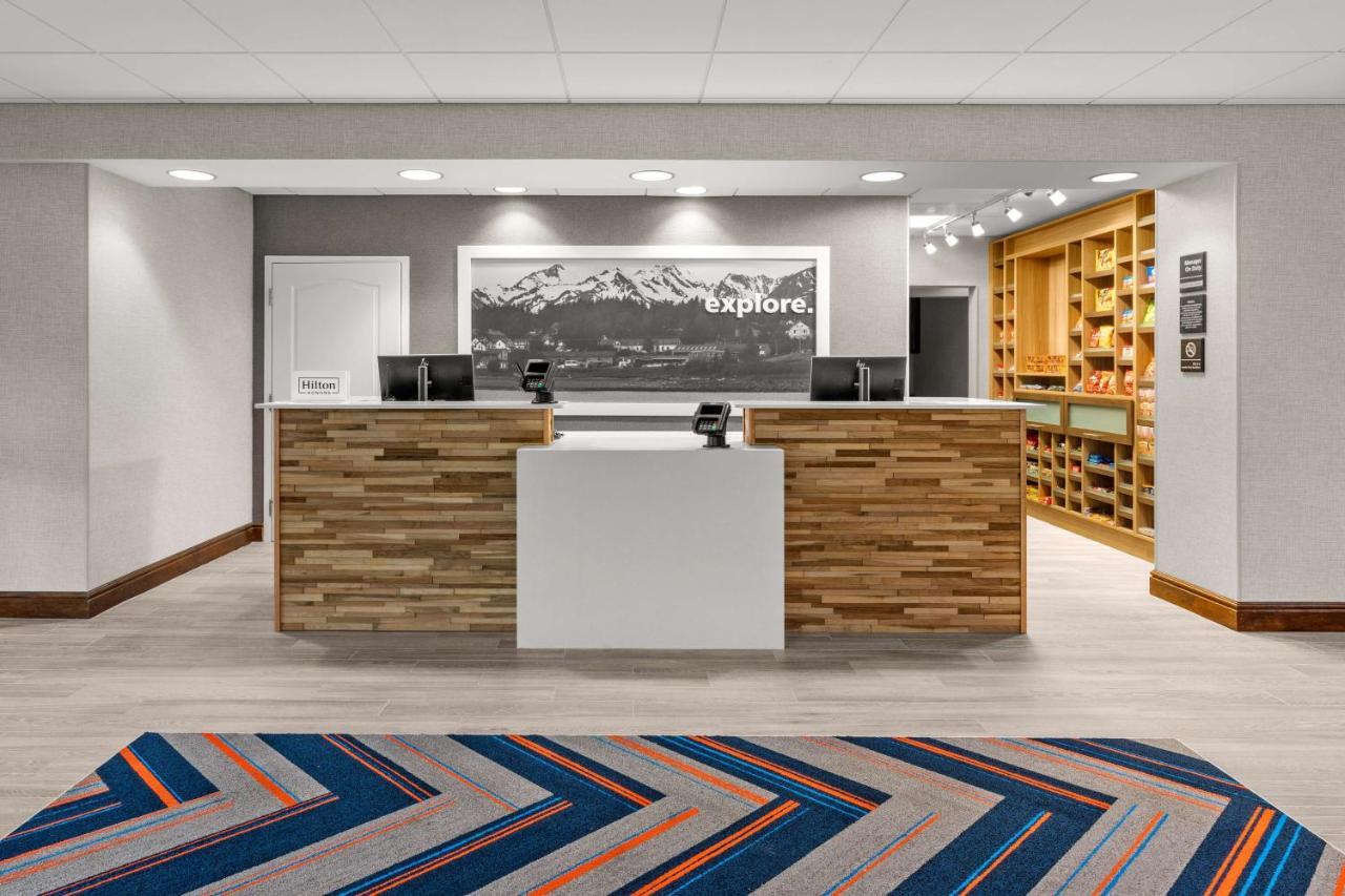 Hampton Inn & Suites Fairbanks Zewnętrze zdjęcie