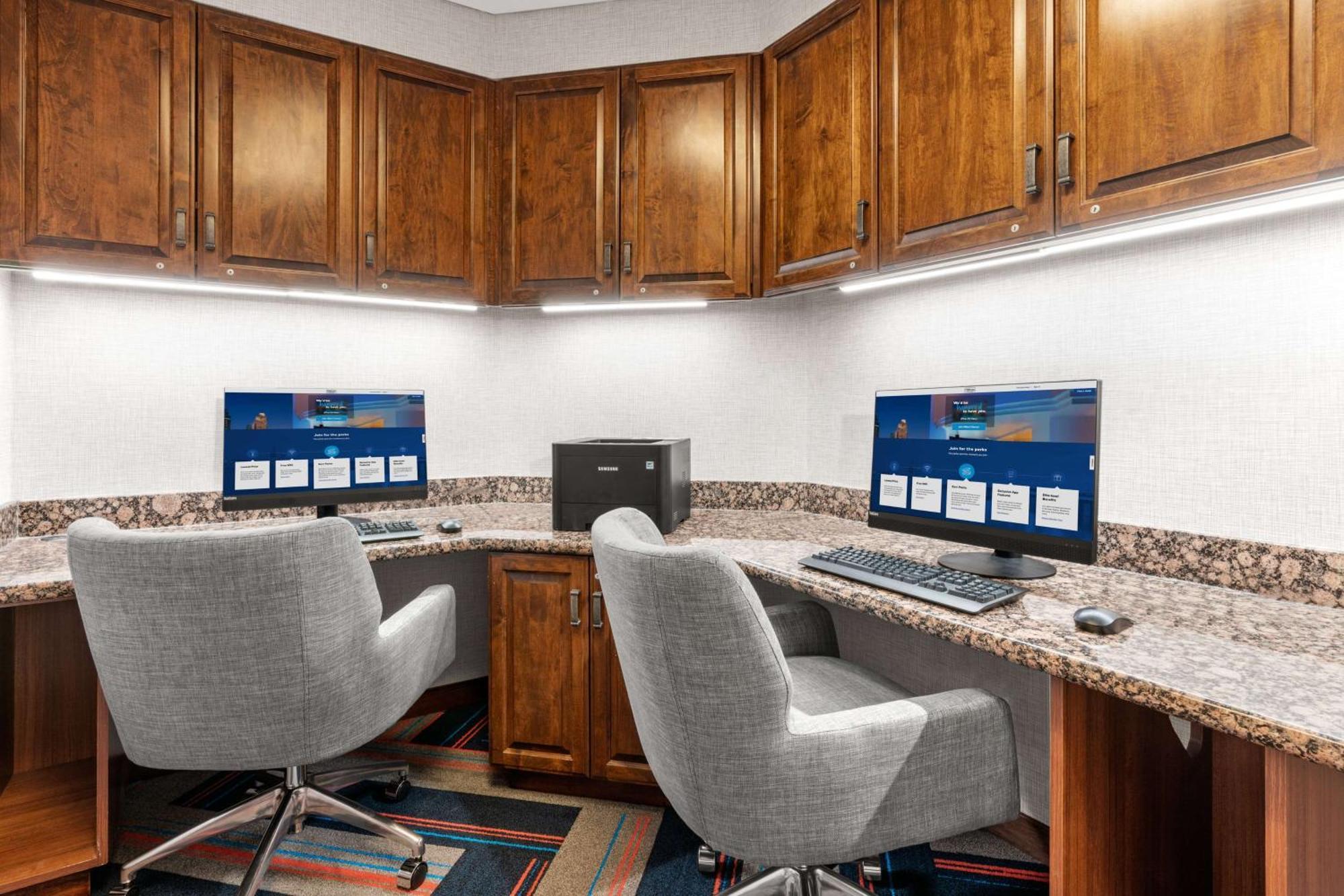 Hampton Inn & Suites Fairbanks Zewnętrze zdjęcie